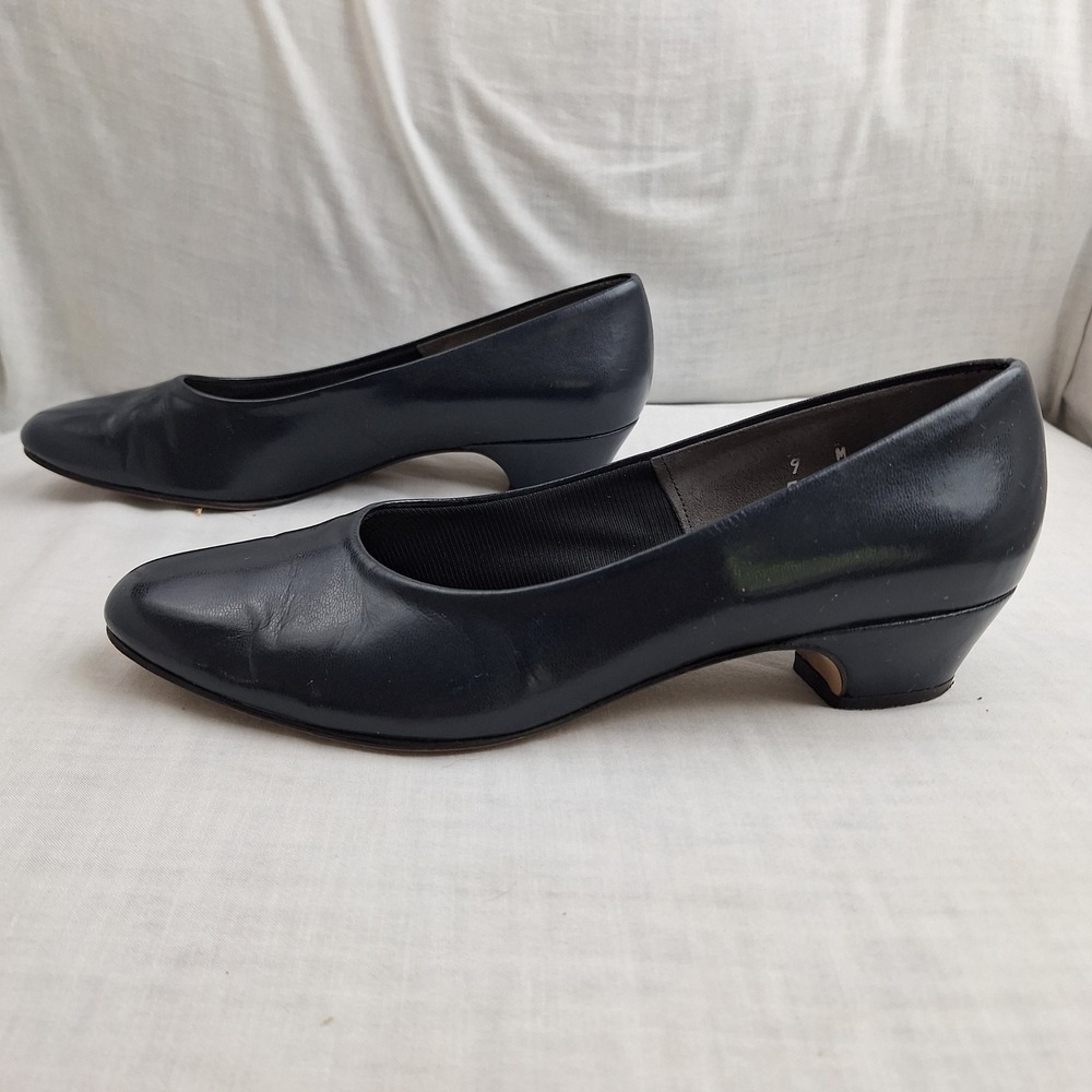 Vintage VTG Hush Puppies Navy Blue 9 M Low Heel Pump Women 79654 Made in USA